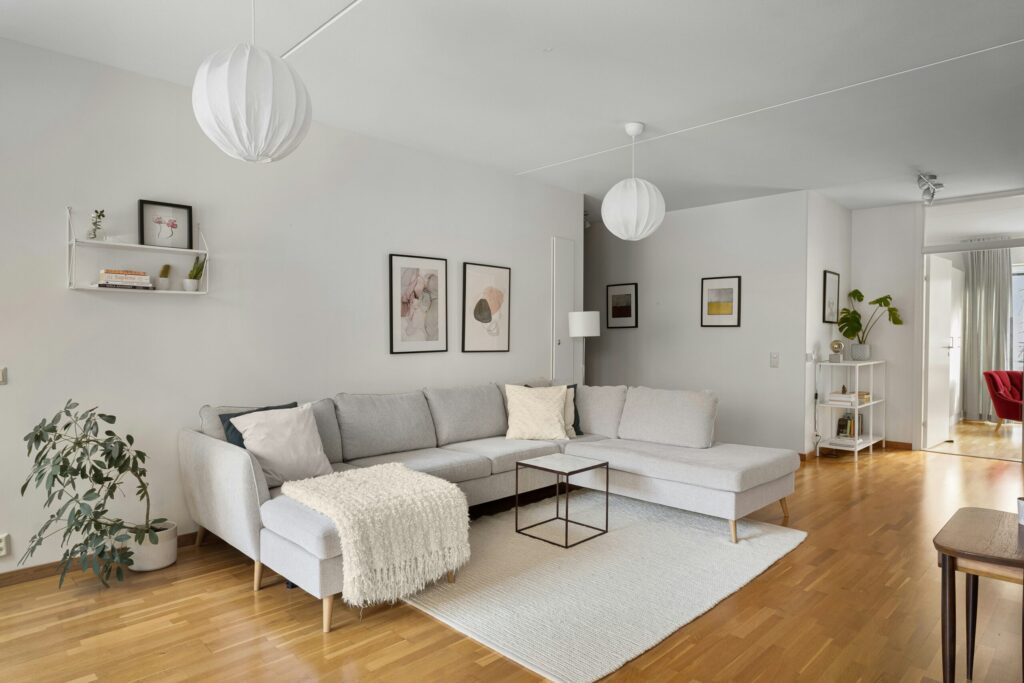 Minimalist with Decor